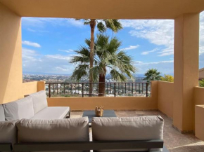 Elegant apartment, stunning views, fully renovated in la Hacienda del Senorio de Cifuentes